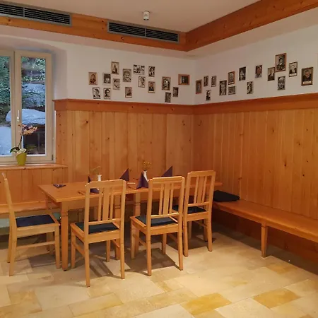 Luisenburg Gastronomie Und ホテル