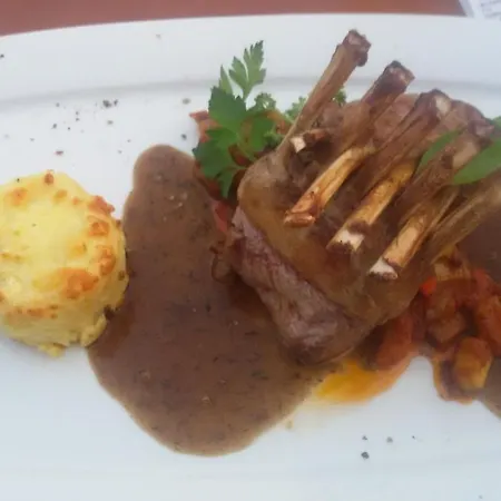 Luisenburg Gastronomie Und ホテル